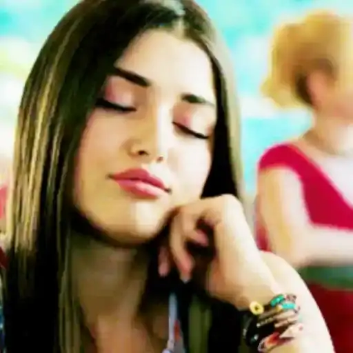 Rostos Femininos Expressivos — 2