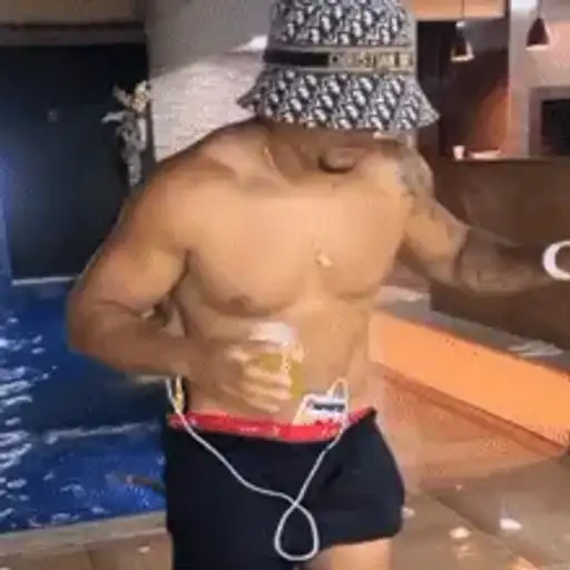 Hombres Divertidos Sin Camisa — 1