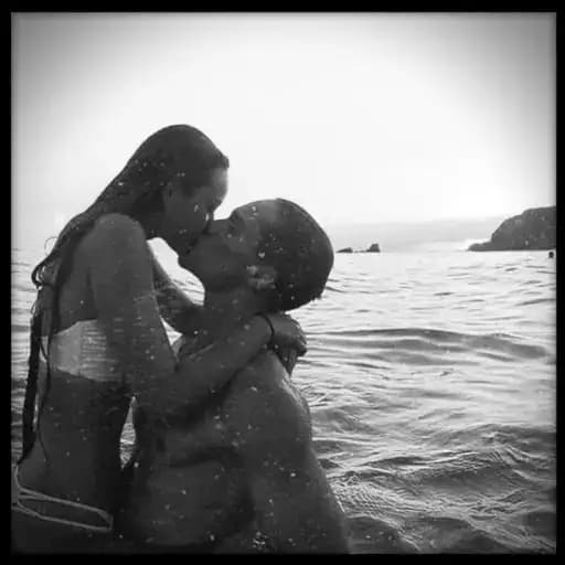 Parejas Románticas — 4