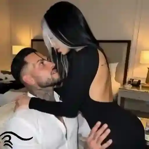 Pareja Enamorada — 4