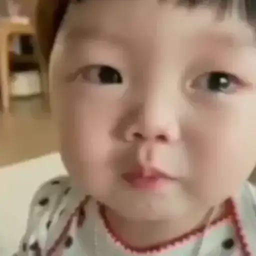 Niña Asiática Linda — 3