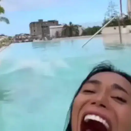 Garotas Rindo — 3