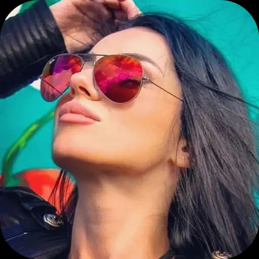 Mujer Sensual con Gafas — 2
