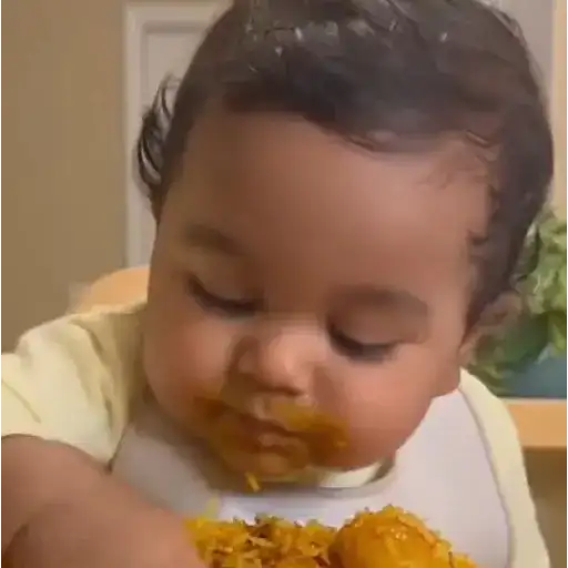 Bebés Comiendo — 4