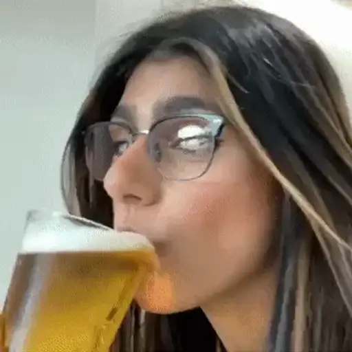 Mujeres Tomando Cerveza — 1