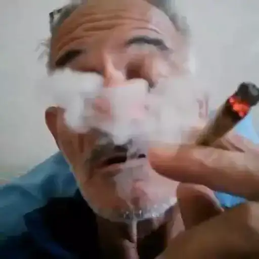 Pessoas Fumando — 1