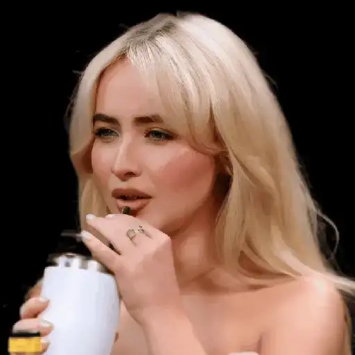 Miley Cyrus Sensual — 4