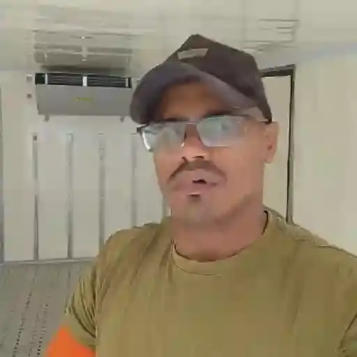 Hombre Expresivo — 1