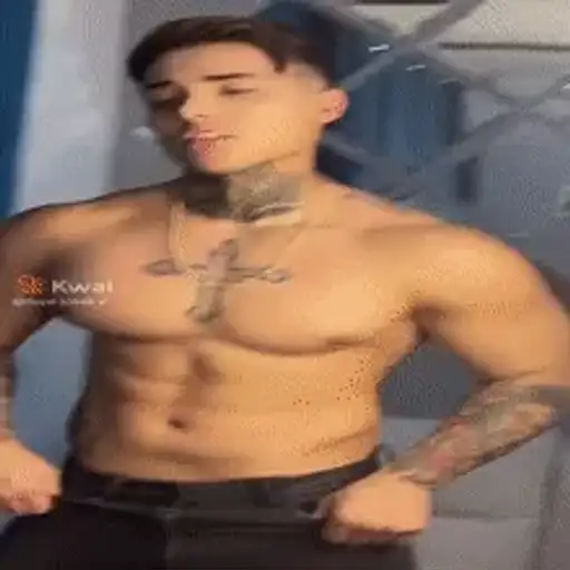 Homem Tatuado Dançando — 1